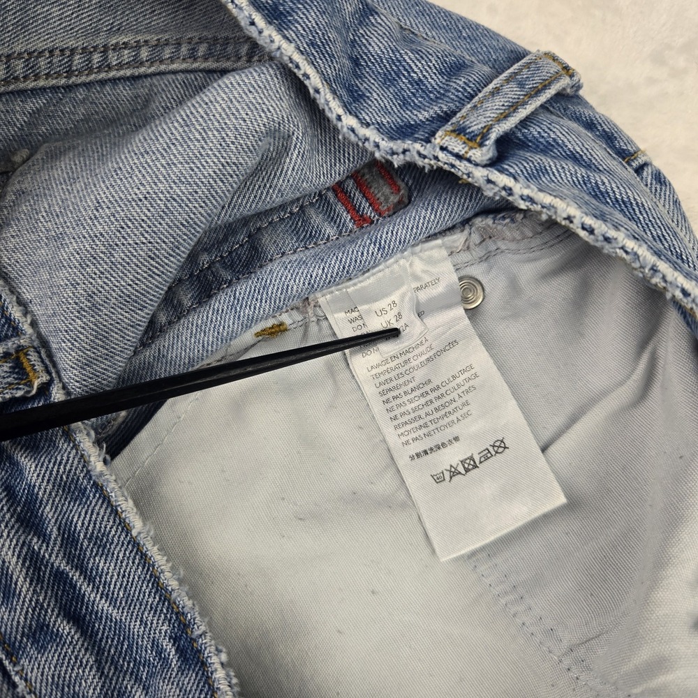 BDG Urban Outfitters Women's Mom High Rise Jeans Size 28 Light Wash Straight Leg - Picture 8 of 13